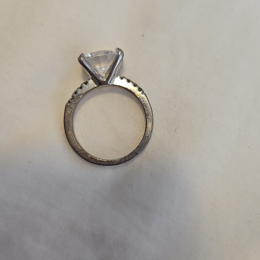 Silver Cubic Zirconia Solitaire Ring - Picture 3 of 4